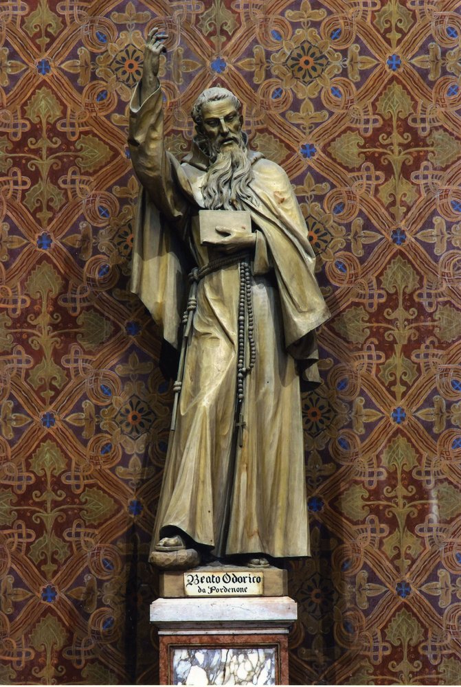 Beato Odorico da Pordenone, scultura su disegno di Domenico Rupolo