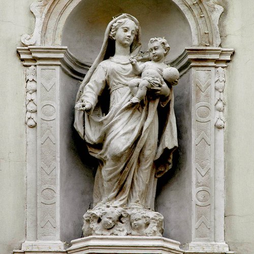 Chiesa della Beata Vergine del Carmine, esterno, La Madonna del Carmelo, Giovanni e Francesco Bonazza