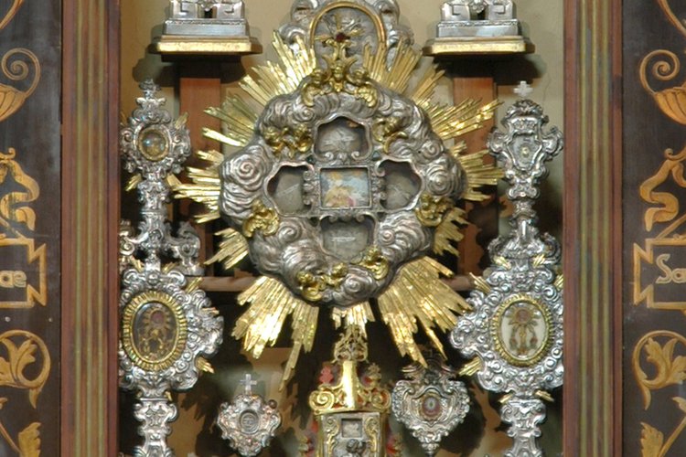 Chiesa della Beata Vergine del Carmine, altare delle reliquie