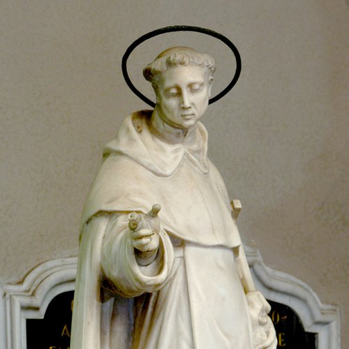 Chiesa della Beata Vergine del Carmine, acquasantiera con Sant’Alberto di Gerusalemme, Giovanni e Francesco Bonazza