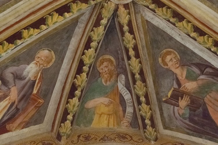 Volta del coro, San Giovanni Battista tra gli evangelisti Luca e Matteo, affresco sec XVI, chiesa di Sant'Andrea Apostolo, Gris