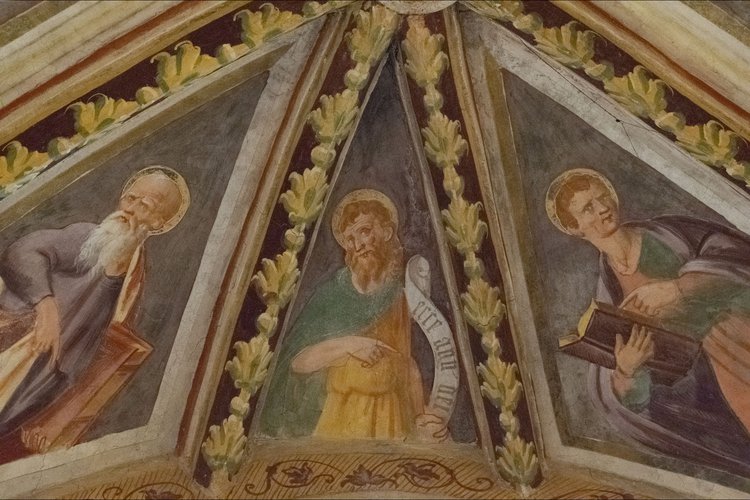 Volta del coro, San Giovanni Battista tra gli evangelisti Luca e Matteo, affresco sec XVI, chiesa di Sant'Andrea Apostolo, Gris