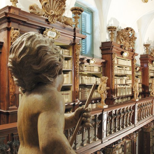 Biblioteca Patriarcale, un putto nel ballatoio, Udine