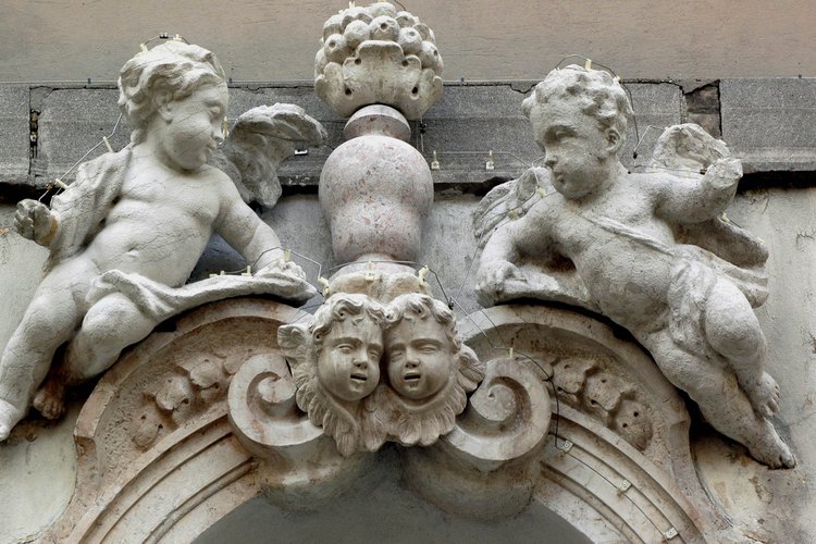 Chiesa della Beata Vergine del Carmine, esterno, La Madonna del Carmelo, particolare, Giovanni e Francesco Bonazza