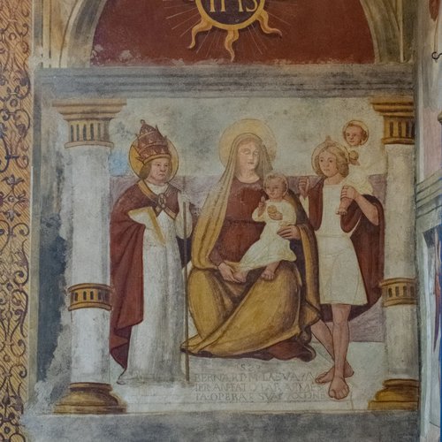 Madonna in trono con il Bambino fra i santi Cristoforo e Gregorio, affresco, chiesa di Sant'Andrea Apostolo, Gris