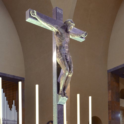 A. Mistruzzi, altare del Tempio Ossario di Udine, Crocifisso bronzeo, 1937 - 1940