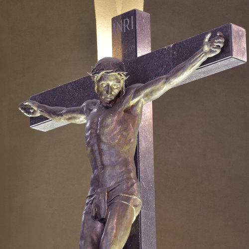 A. Mistruzzi, altare del Tempio Ossario di Udine, Crocifisso bronzeo, 1937 - 1940