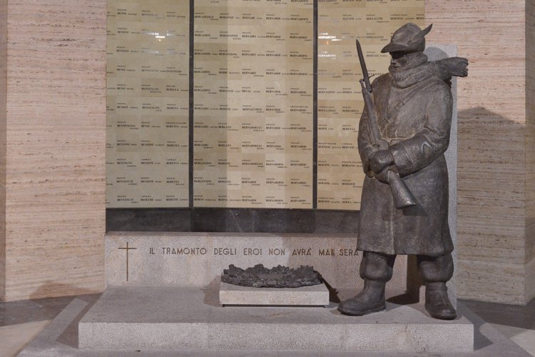 Cripta, E. Musso, Statua dell'Alpino, 1958