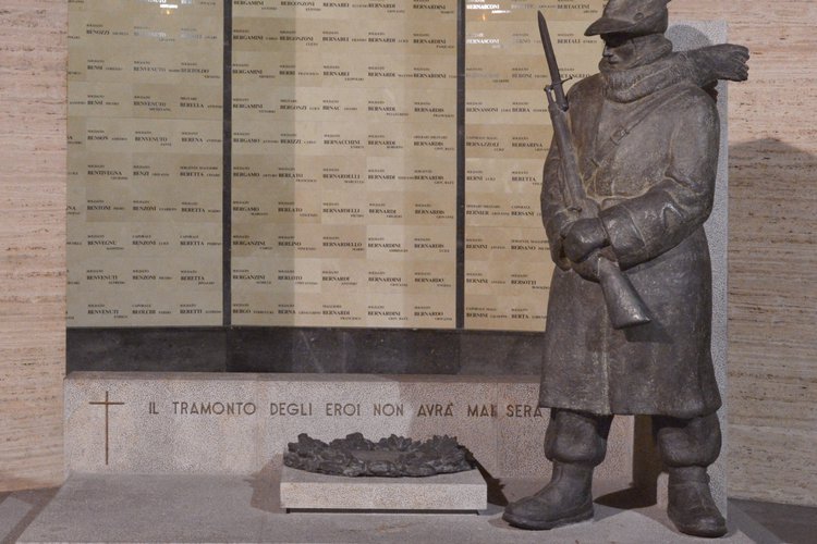 Cripta, E. Musso, Statua dell'Alpino, 1958