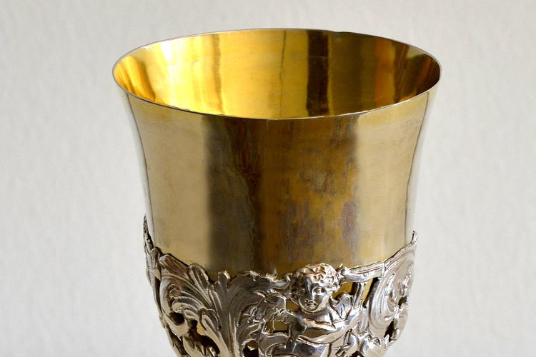 Calice decorato a sbalzo, sec. XVII-XVIII, chiesa parrocchiale di San Pietro Apostolo, Azzano Decimo