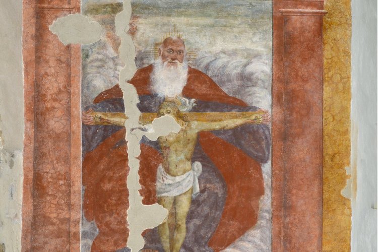 Giovanni Maria Zaffoni detto il Calderari, Trinità con la croce sorretta dal Padreterno, seconda metà del sec. XVI, oratorio della Santa Croce, vista dell'interno, Azzano Decimo