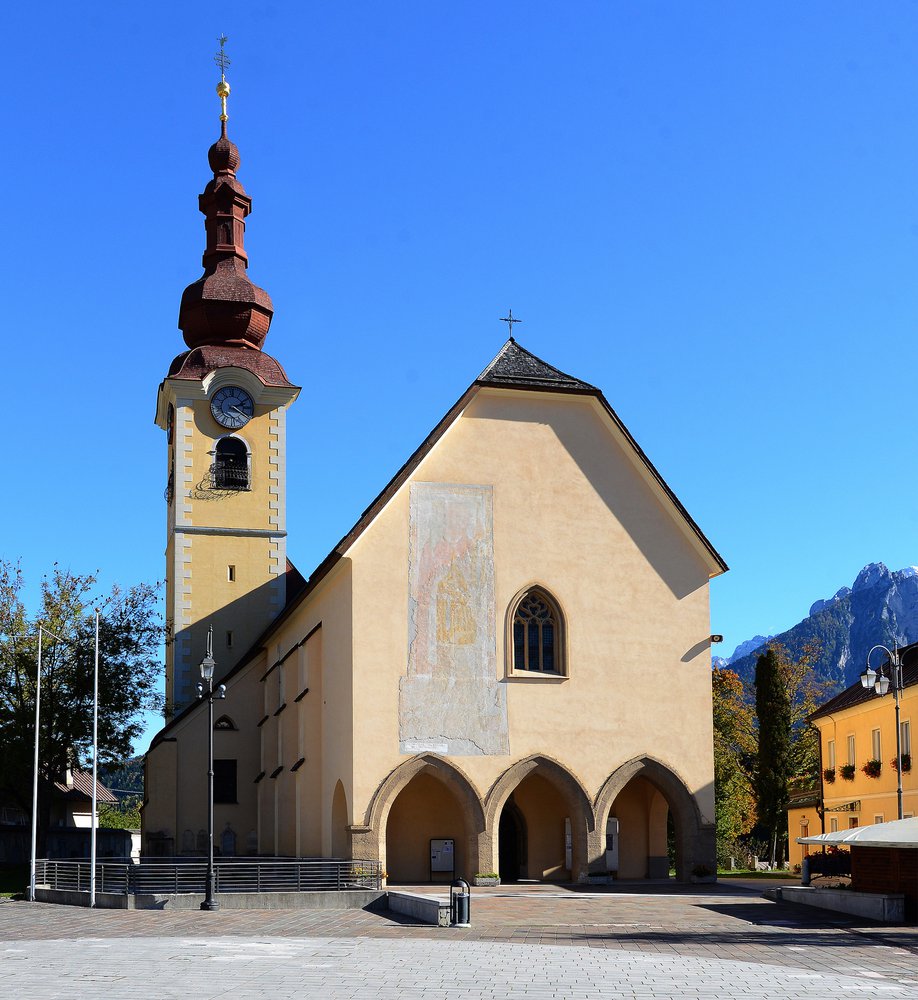 Chiesa dei Santi Pietro e Paolo, facciata