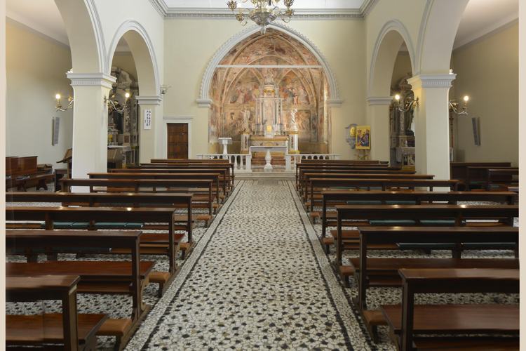 Chiesa di Santa Maria Maggiore, navata centrale con pavimento in seminato, Lestans