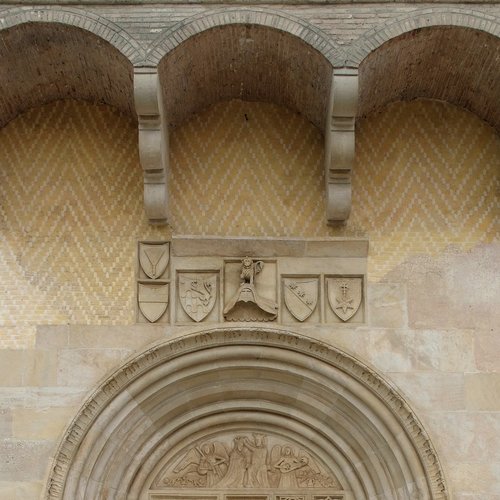 Duomo di Spilimbergo, portale in pietra, Zenone da Campione, 1376