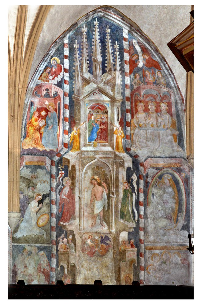 Gli affreschi della parete sinistra del presbiterio