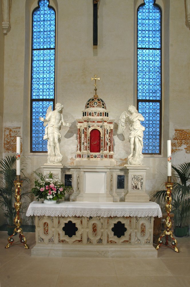 L'altare maggiore, XVII secolo