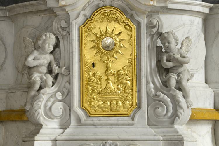 Chiesa di Santa Maria Maggiore, altare maggiore, ciborio contraffortato da angioletti, Lestans