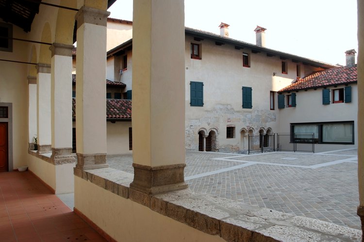 La corte dei canonici