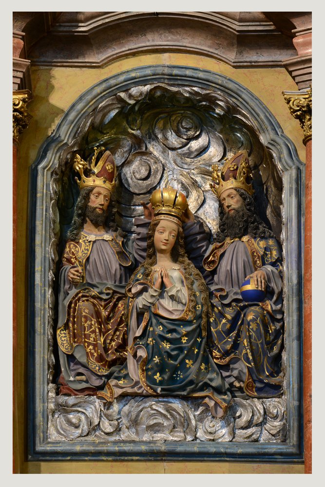 Bassorilievo in legno con Madonna incoronata, sec. XVI