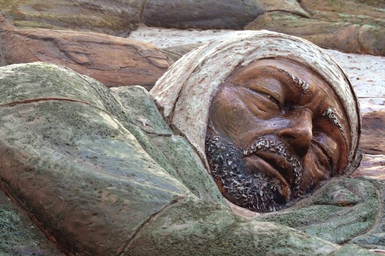 Enore Pezzetta, La battaglia di Nikolajewka, 1974 - 1975, altorilievo ceramico, particolare