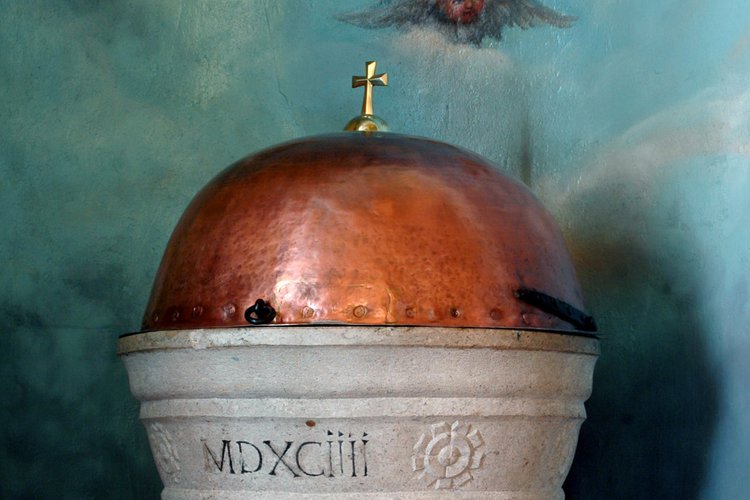 Il fonte battesimale, Chiesa vecchia di San Michele, Cervignano