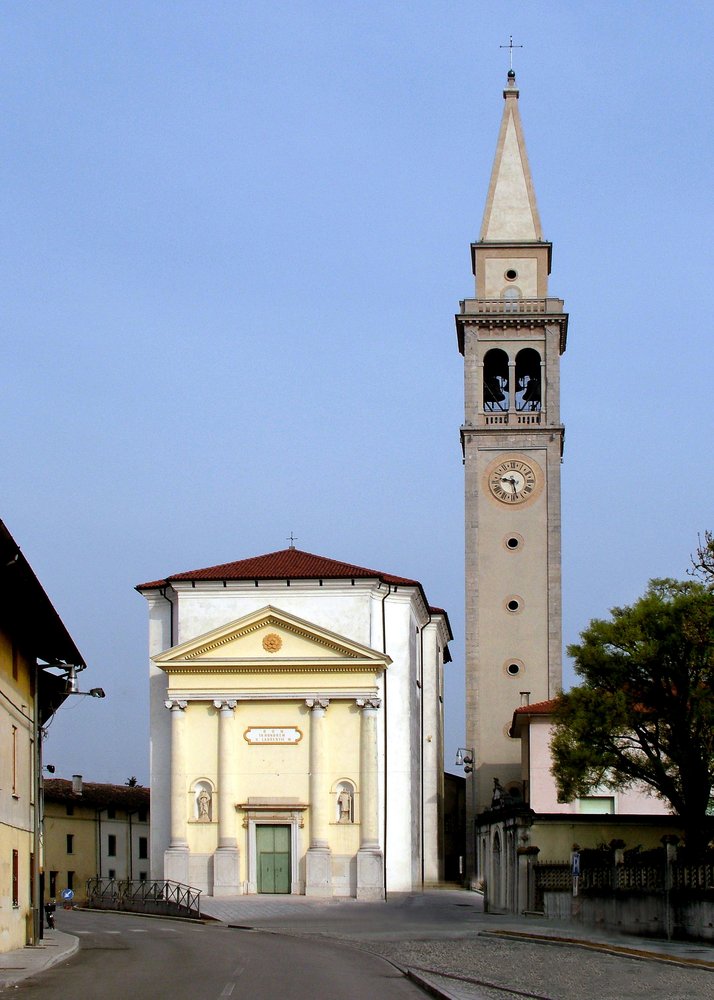 Chiesa di San Lorenzo Martire di Talmassons, facciata con campanile