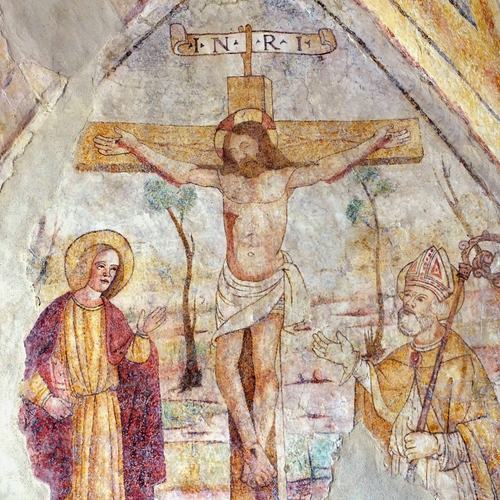 Chiesetta campestre di San Leonardo, presbiterio, Cristo in croce tra San Giovanni Evangelista e un santo vescovo, sec. XVI, Variano