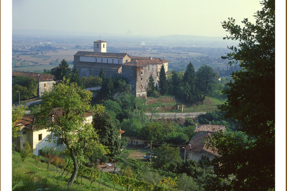 L'abbazia, vista lato nord-ovest