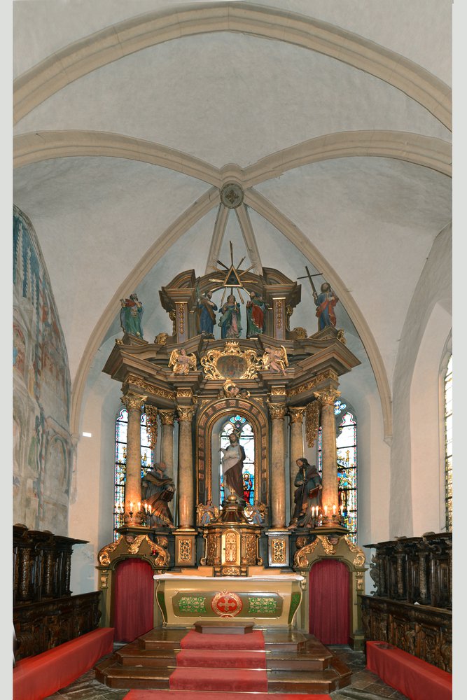 L'altare maggiore della Chiesa dei Santi Pietro e Paolo a Tarvisio