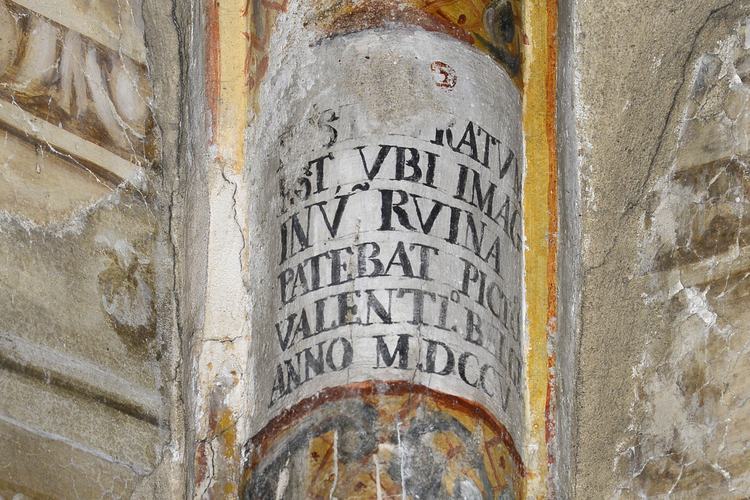 Chiesa di Santa Maria Maggiore, tabella con nota in latino sulla ridipintura di Valentino Belgrado, 1705, Lestans