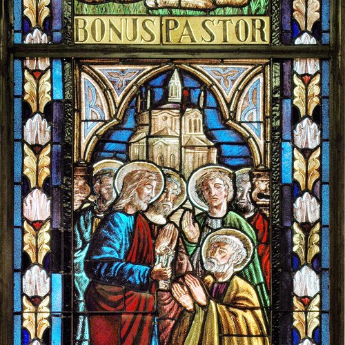 Scolari e Salviati, Et tibi dabo claves regni caelorum, particolare della vetrata del Buon Pastore, Duomo di Mortegliano, 1950-1951