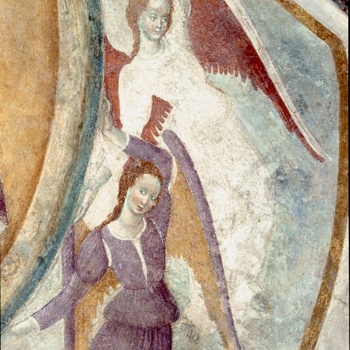 Angeli che sorreggono la mandorla, sec. XV. Chiesa di Santa Maria, già a Bevazzana