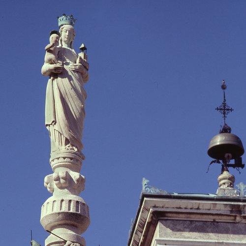 Colonna di piazza con la Vergine e il Bambino, sec. XV (part.)