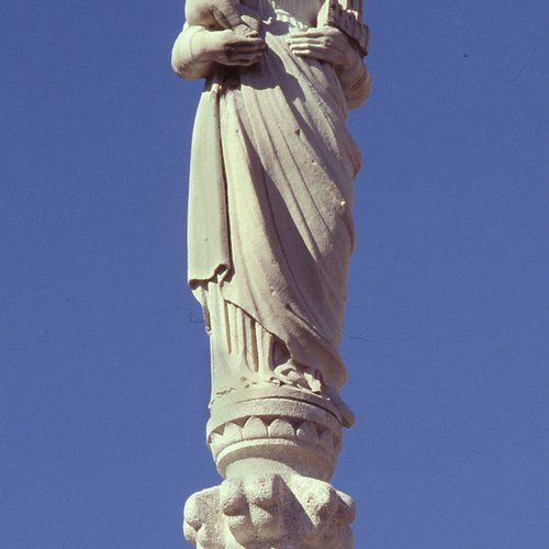 Colonna di piazza con la Vergine e il Bambino, sec. XV (part.)