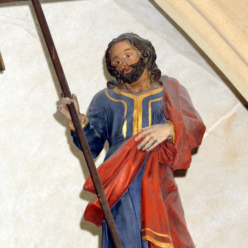 Altare maggiore, statue alla sommità dell'altare