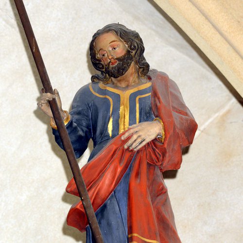 Altare maggiore, statue alla sommità dell'altare