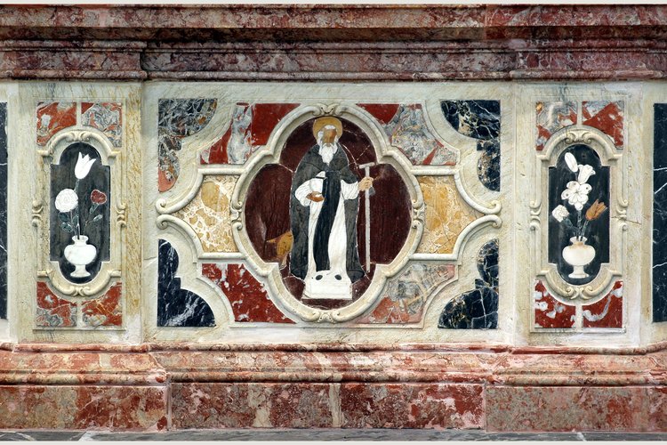 Paliotto marmoreo dell'altare di Sant'Antonio Abate, pieve di San Lorenzo in Monte di Buja