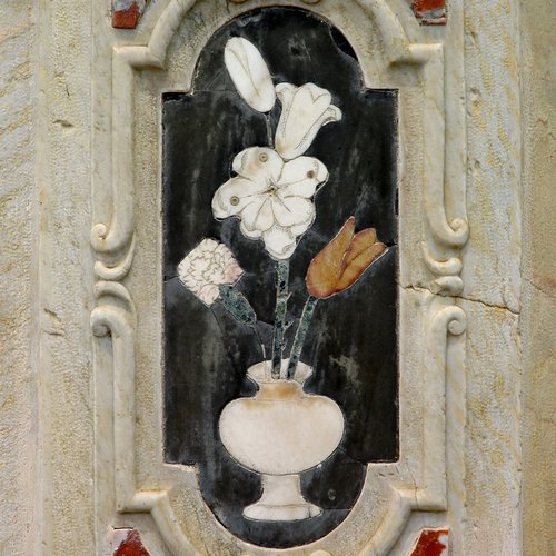 Paliotto marmoreo dell'altare di Sant'Antonio Abate, particolare, pieve di San Lorenzo in Monte di Buja