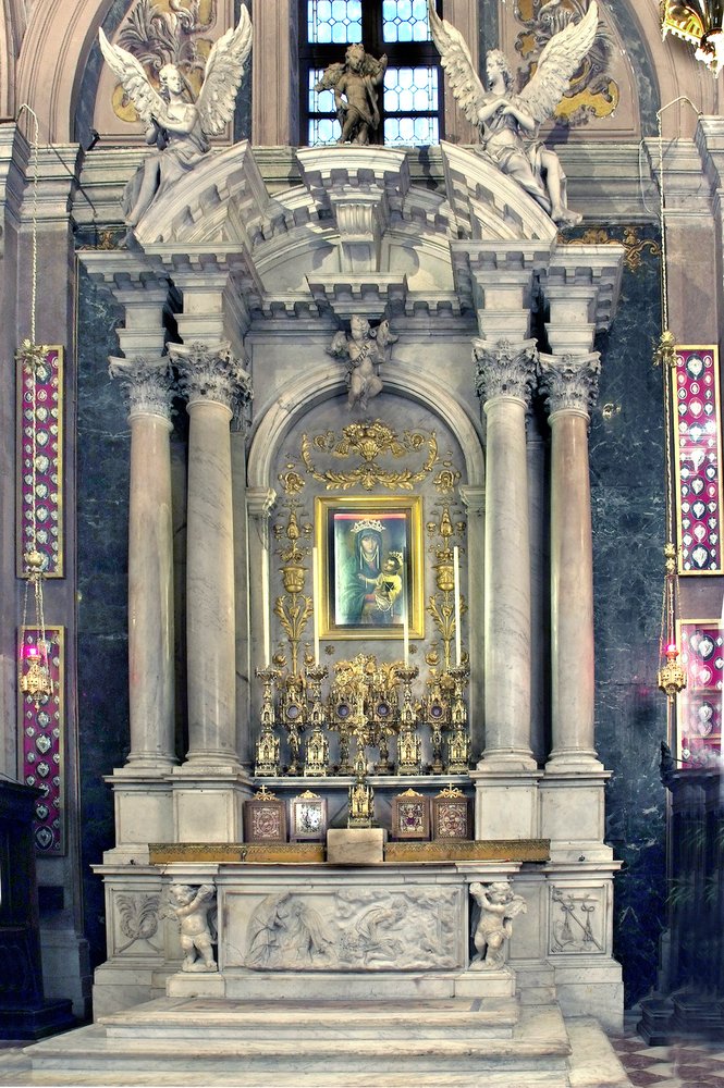 Duomo Udine, Altare della cappella della Madonna della Divina Provvidenza