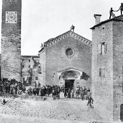 La demolizione della chiesa di San Paolo in una foto del 1864