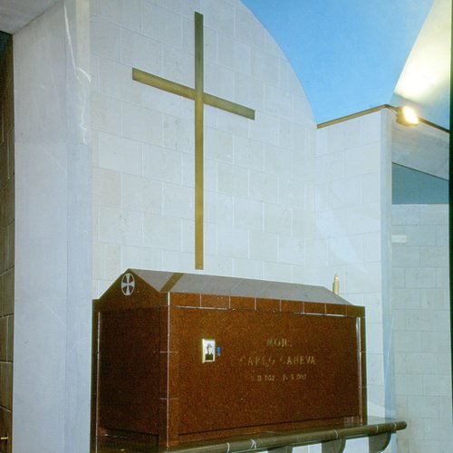 Cripta del Tempio di Cargnacco, tomba di don Caneva