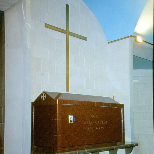 Cripta del Tempio di Cargnacco, tomba di don Caneva