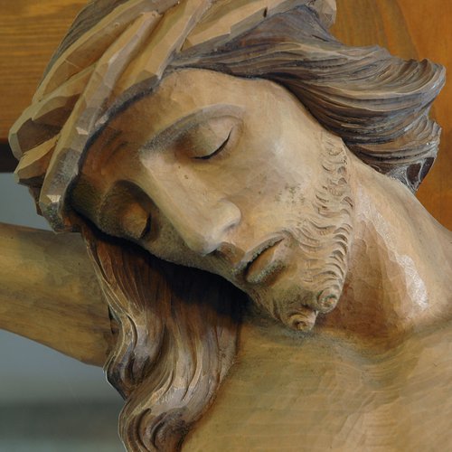 Crocifisso ligneo, sec. XX. Chiesa del Cristo Redentore (cripta)