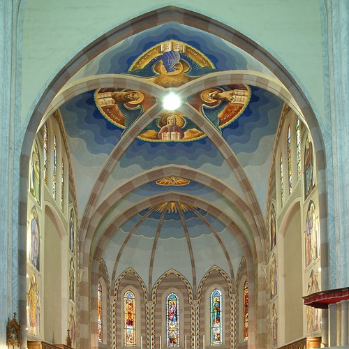 Duomo Mortegliano, Presbiterio con Altare maggiore