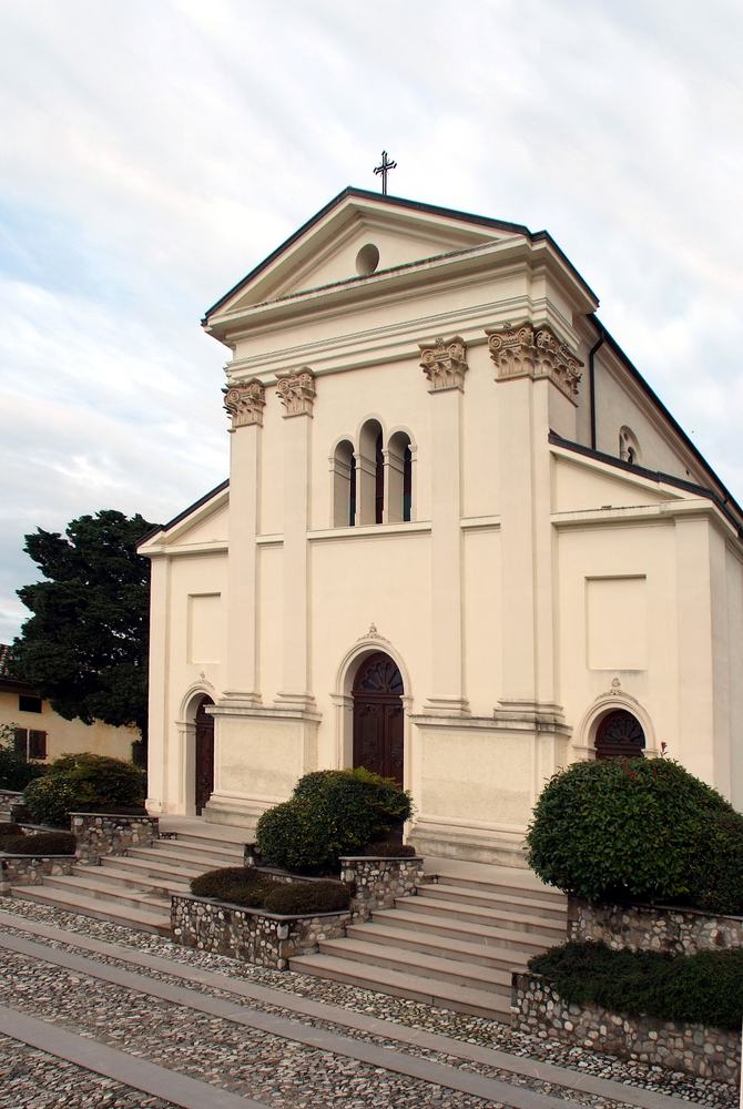 Chiesa parrocchiale di Variano, facciata