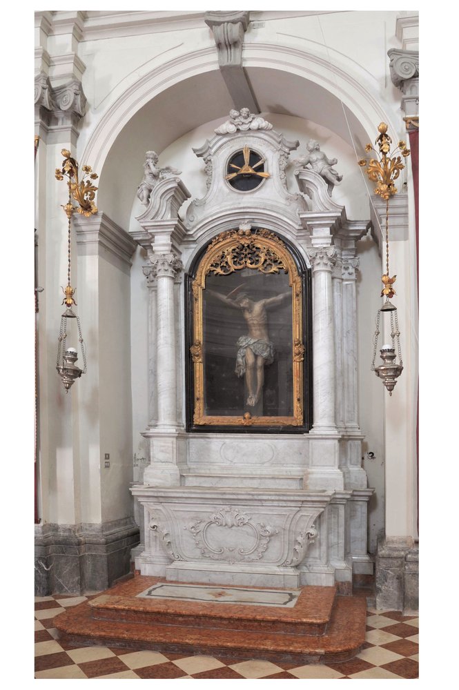 Altare del Crocefisso