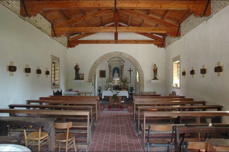 Interno. Chiesa di San Zaccaria in Pineda