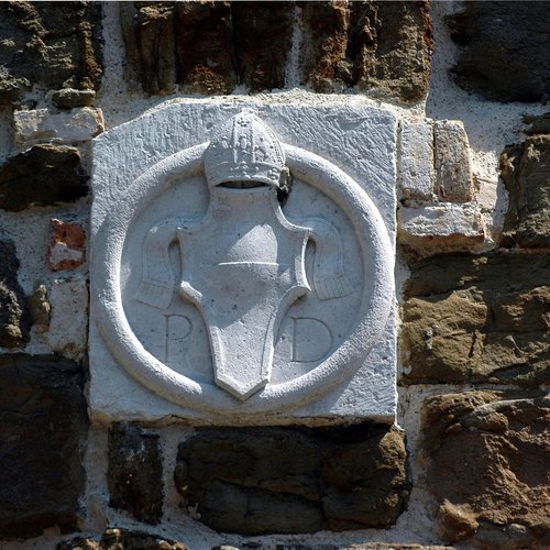 Lapide raffigurante lo stemma Grimani, XVI