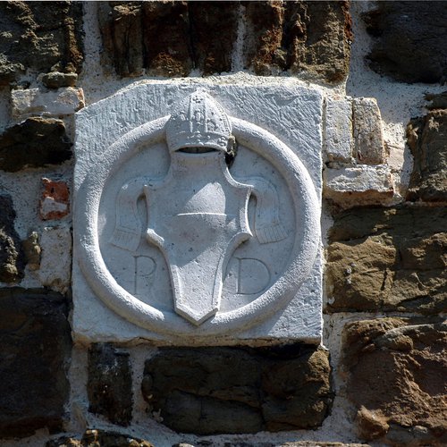 Lapide raffigurante lo stemma Grimani, XVI