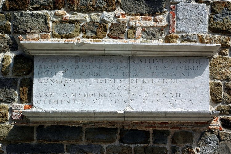 Lapide commemorativa della riedificazione dell'Abbazia di Rosazzo